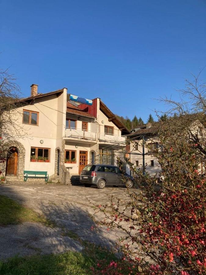 Самостоятелни Стаи В Къща За Гости Балкан Ribarica Εξωτερικό φωτογραφία